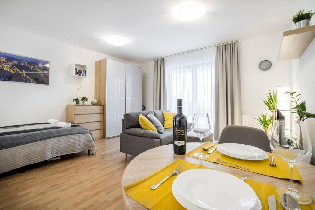 Appartement Marina At Danube - Free Private Parking! *